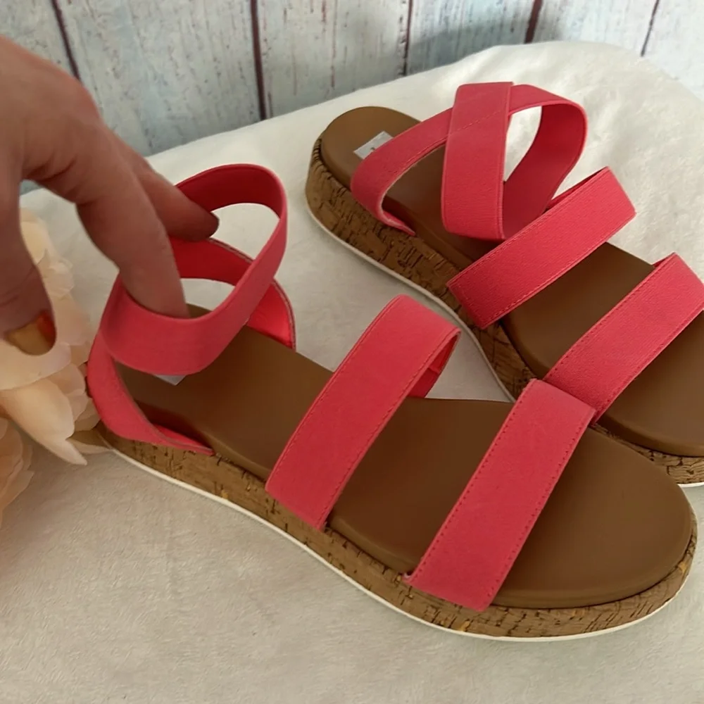NWOT DV by DOLCE VITA Slink Girls Elastic Wedge Sandals